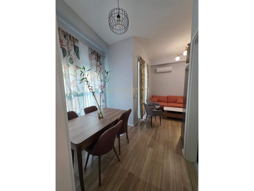 Apartament 1+1 me Qira tek Kompleksi Mangalem!