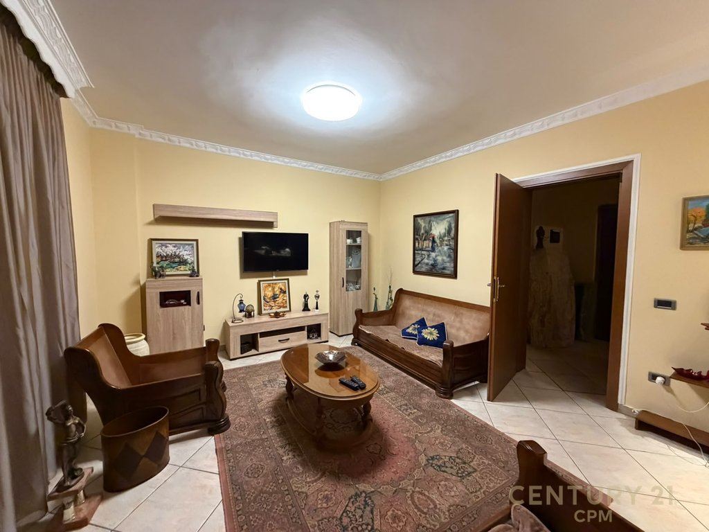 Duplex 2+1  per qira prane shkolles Emin Duraku