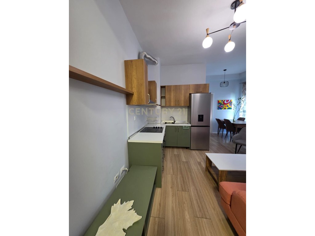 Apartament 1+1 me Qira tek Kompleksi Mangalem!