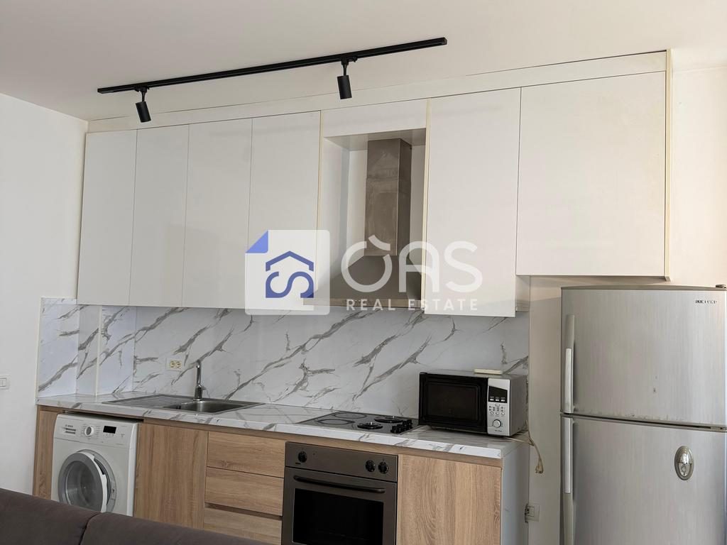 Jepet apartament me qera 1+1 Rruga Barrikadave
