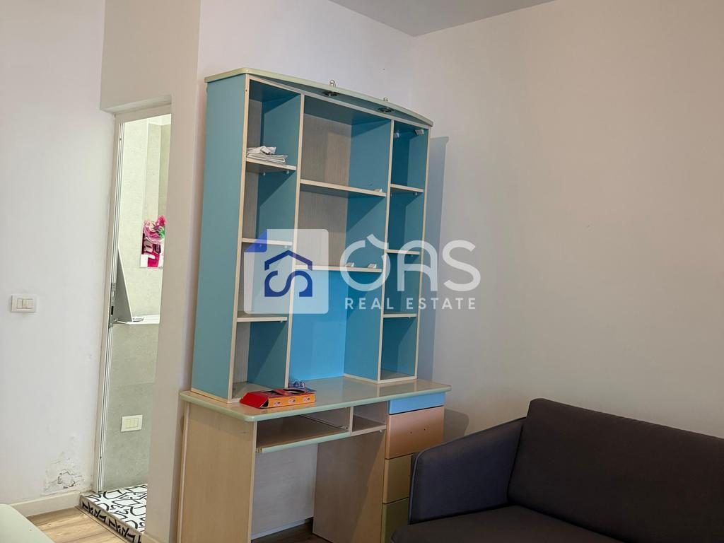 Jepet apartament me qera 1+1 Rruga Barrikadave