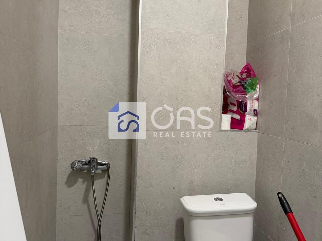 Jepet apartament me qera 1+1 Rruga Barrikadave