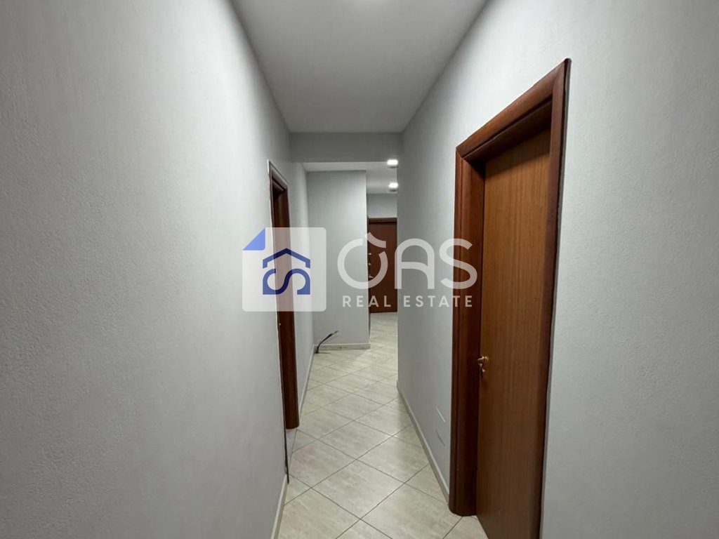 Jepet apartament me qera 1+1 Bulevard i Ri