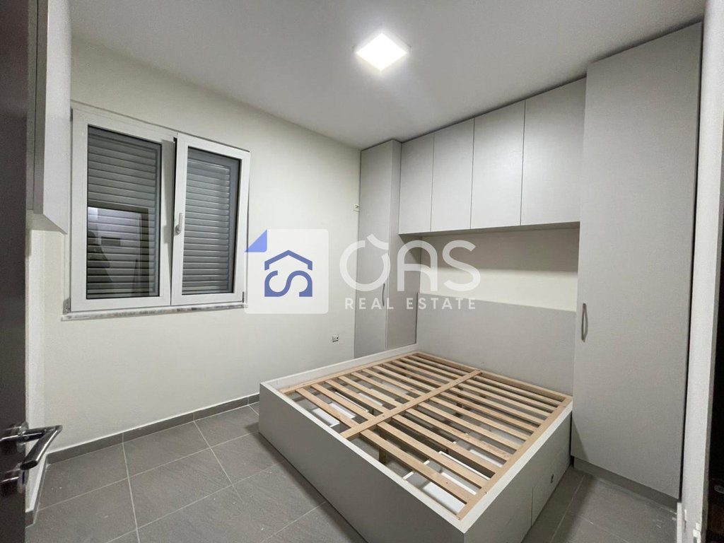 Jepet apartament me qera 1+1 Komuna Parisit
