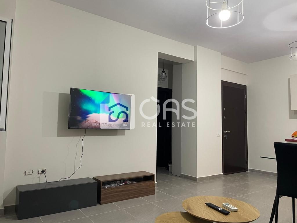 Jepet apartament me qera 1+1 Komuna Parisit