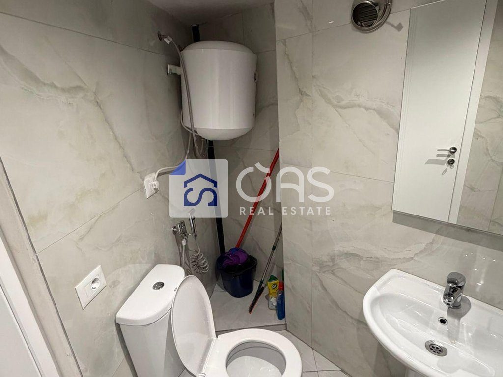 Jepet apartament me qera 1+1 Marteniteti i Ri