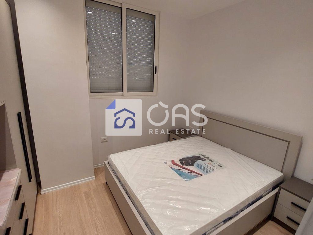 Jepet apartament me qera 1+1 Kodra e Diellit
