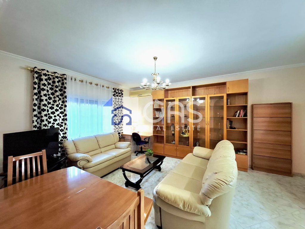 Jepet apartament me qera 1+1 Komuna Prisit