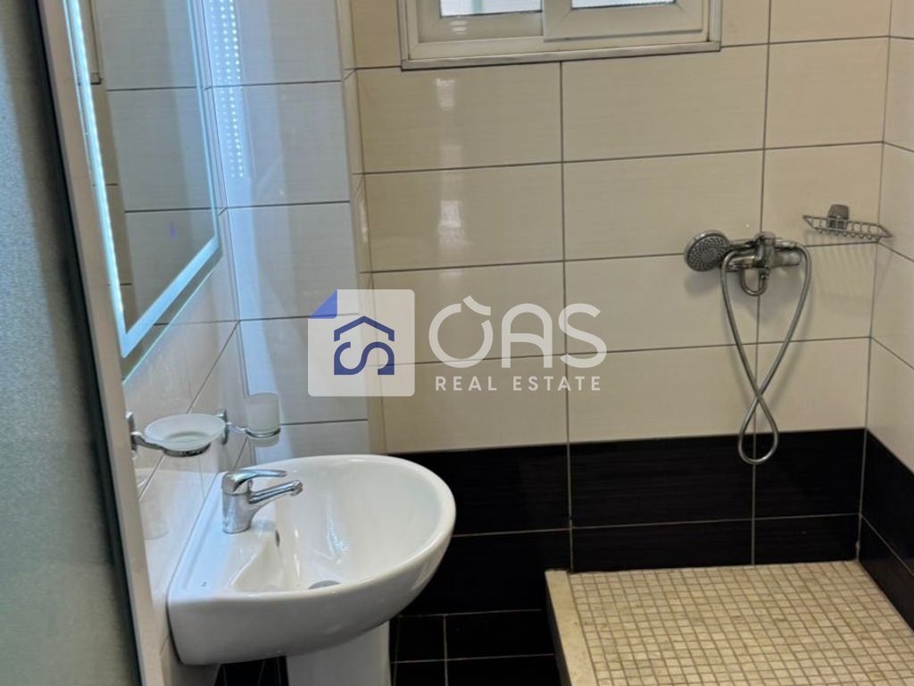Jepet apartament me qera 1+1 5 Maj