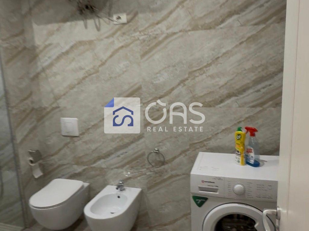 Jepet apartament me qera 1+1 Astir me post parkimi