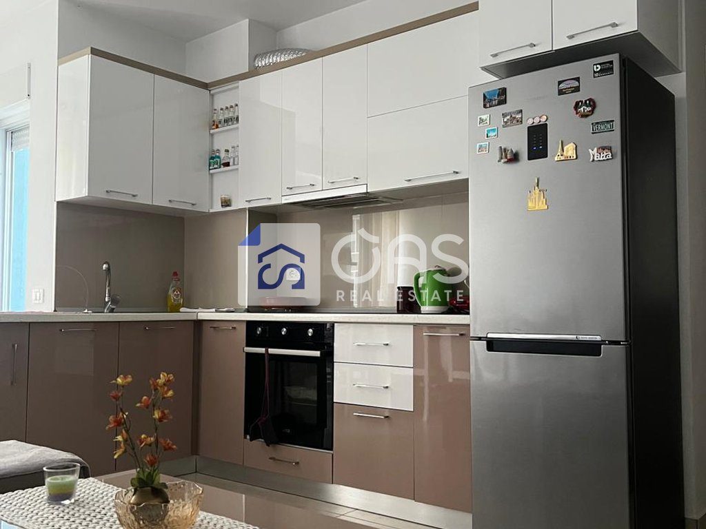 Jepet apartament me qera 1+1 21 Dhjetori