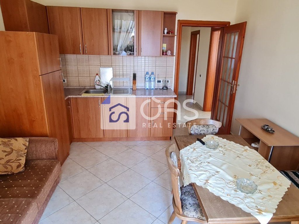 Jepet apartament me qera 2+1 Pazari Ri