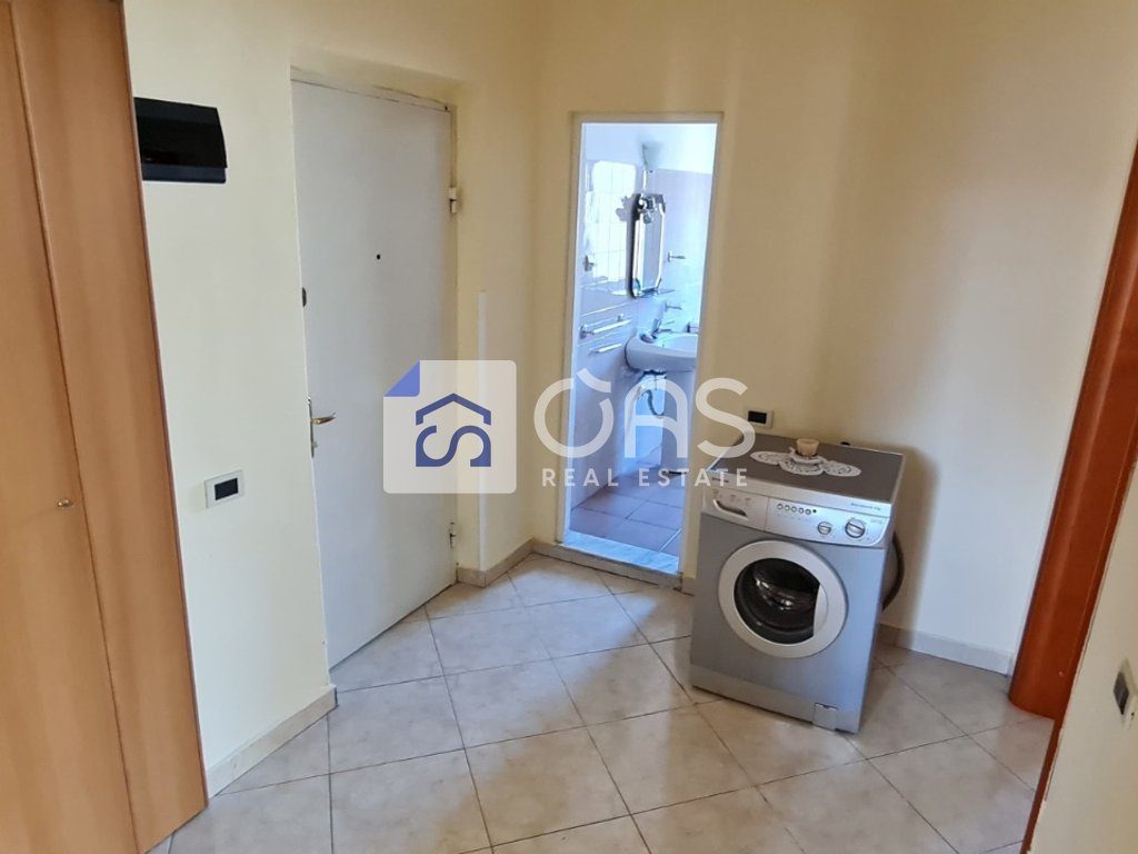Jepet apartament me qera 2+1 Pazari Ri