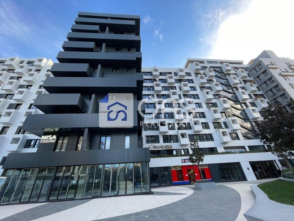 Shitet apartament 2+1 tek Square 21