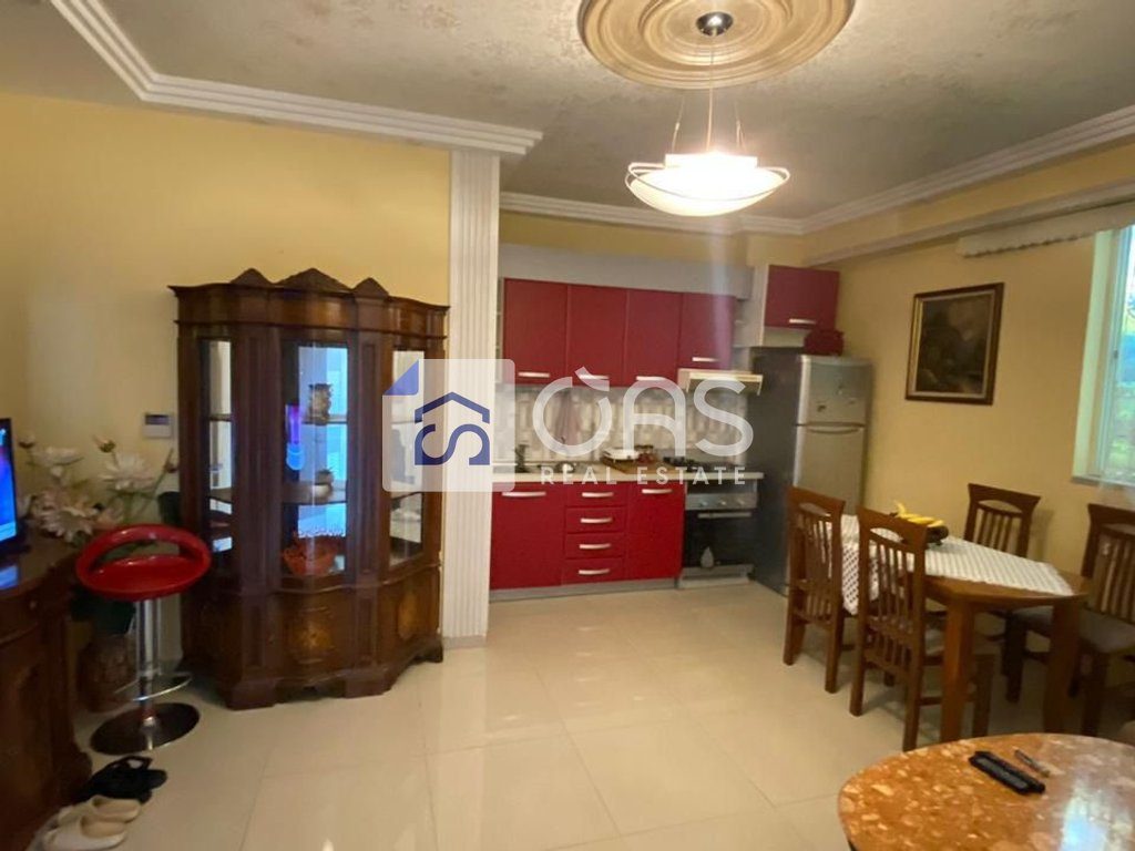 Jepet apartament me qera 1+1 Rruga Dibres