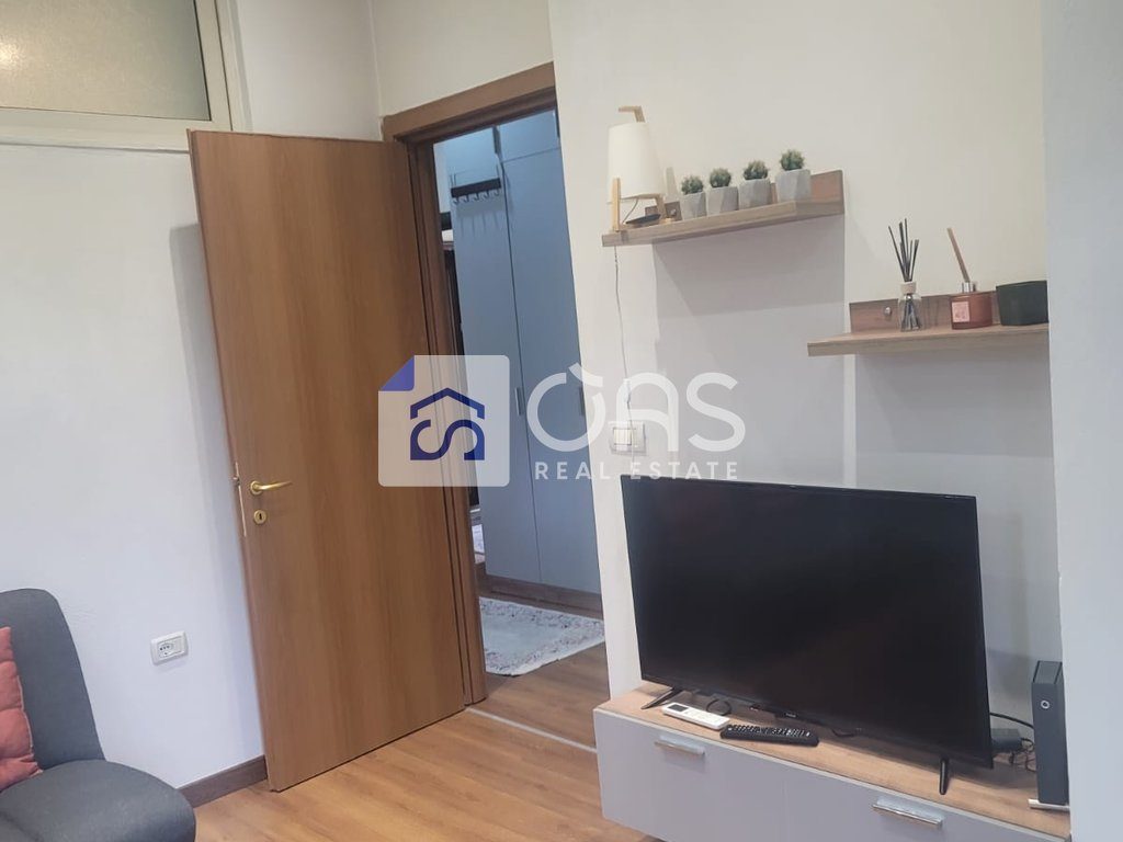 Jepet apartament me qera 1+1 9 Katshete