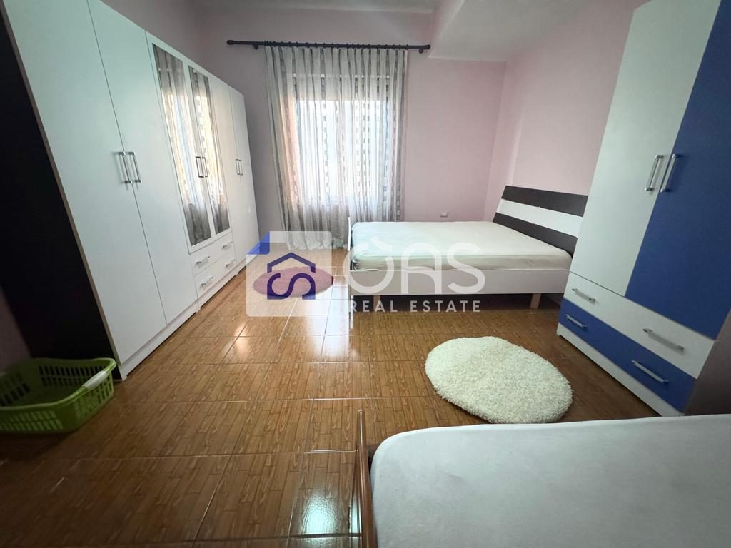 Jepet apartament me qera 1+1 Rruga Dibres