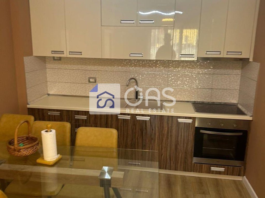 Jepet apartament me qera 2+1 Kopshtit Zologjik