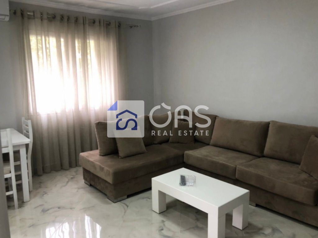 Jepet apartament me qera 1+1 tek Rruga Bardhyl