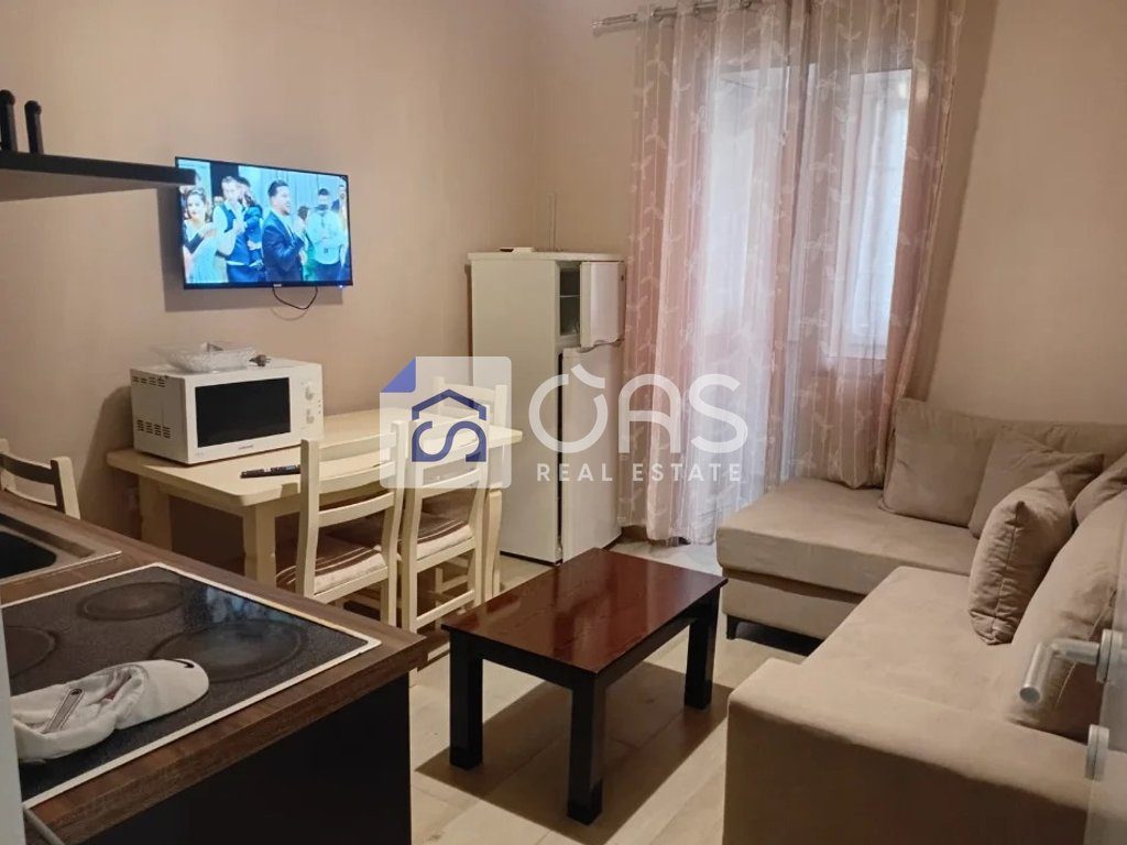 Jepet apartament me qera 1+1 Bllok