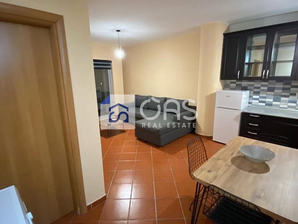 Jepet apartament me qera 1+1 Pallati Me Shigjeta
