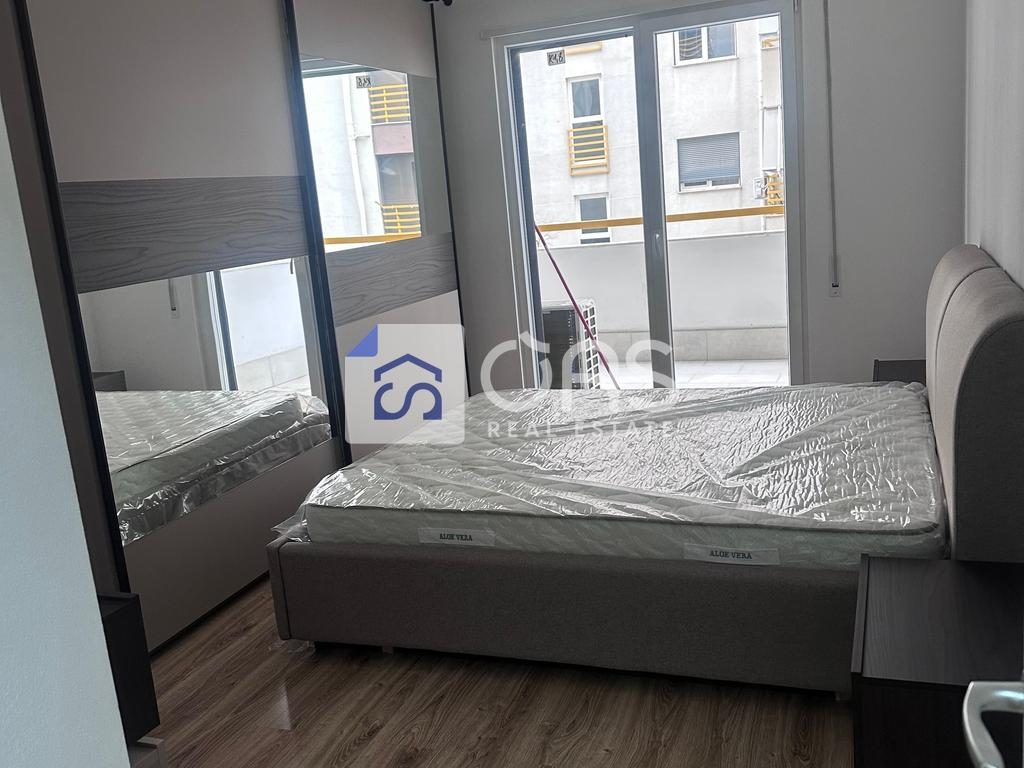 Jepet apartament me qera 1+1 Laprake