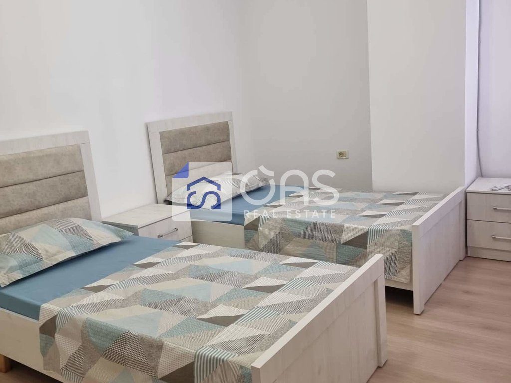 Jepet apartament me qera 2+1 Stacioni Trenit