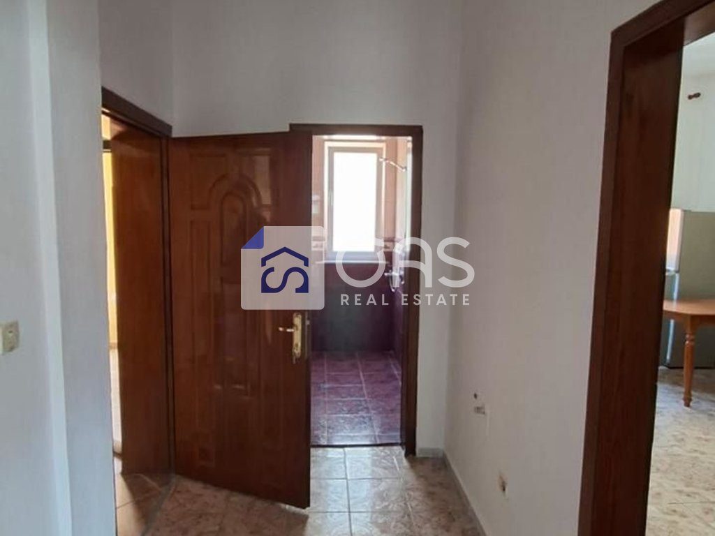 Jepet apartament me qera 1+1 Rruga E Durrsit
