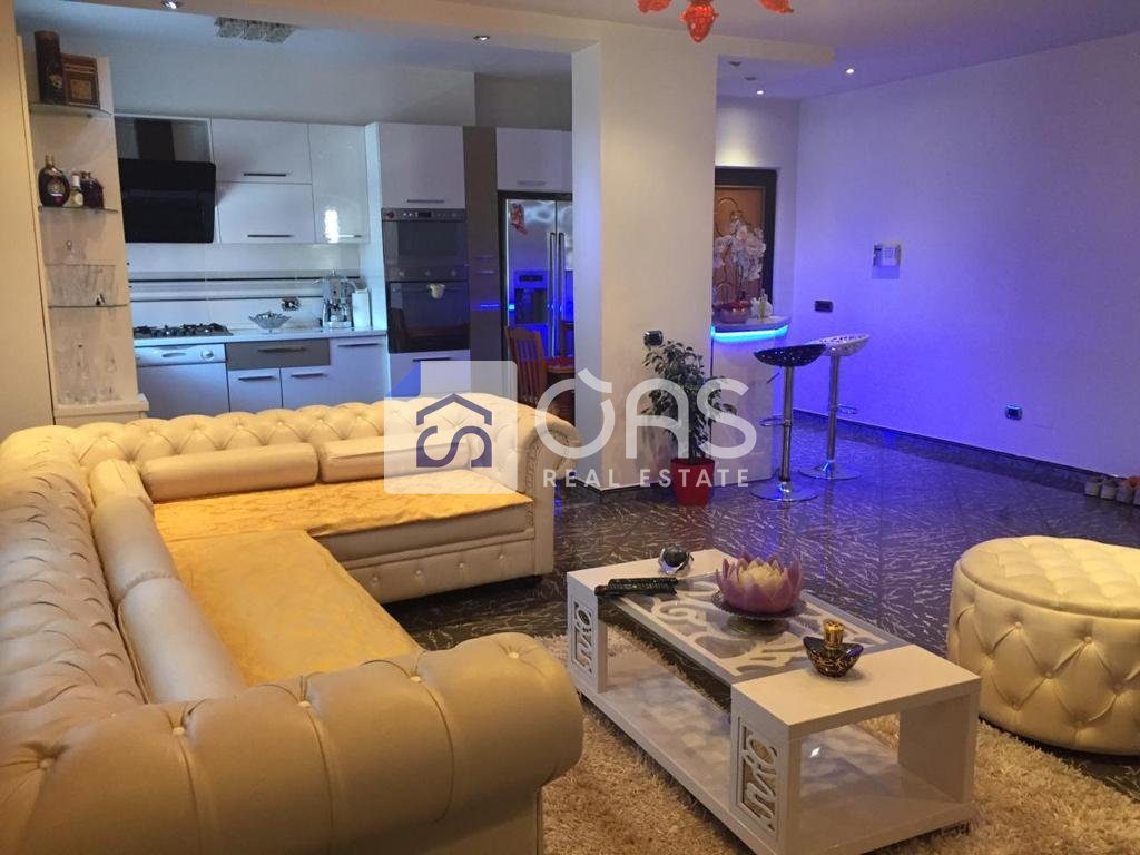 Jepet apartament me qera 2+1 Komuna e Parisit