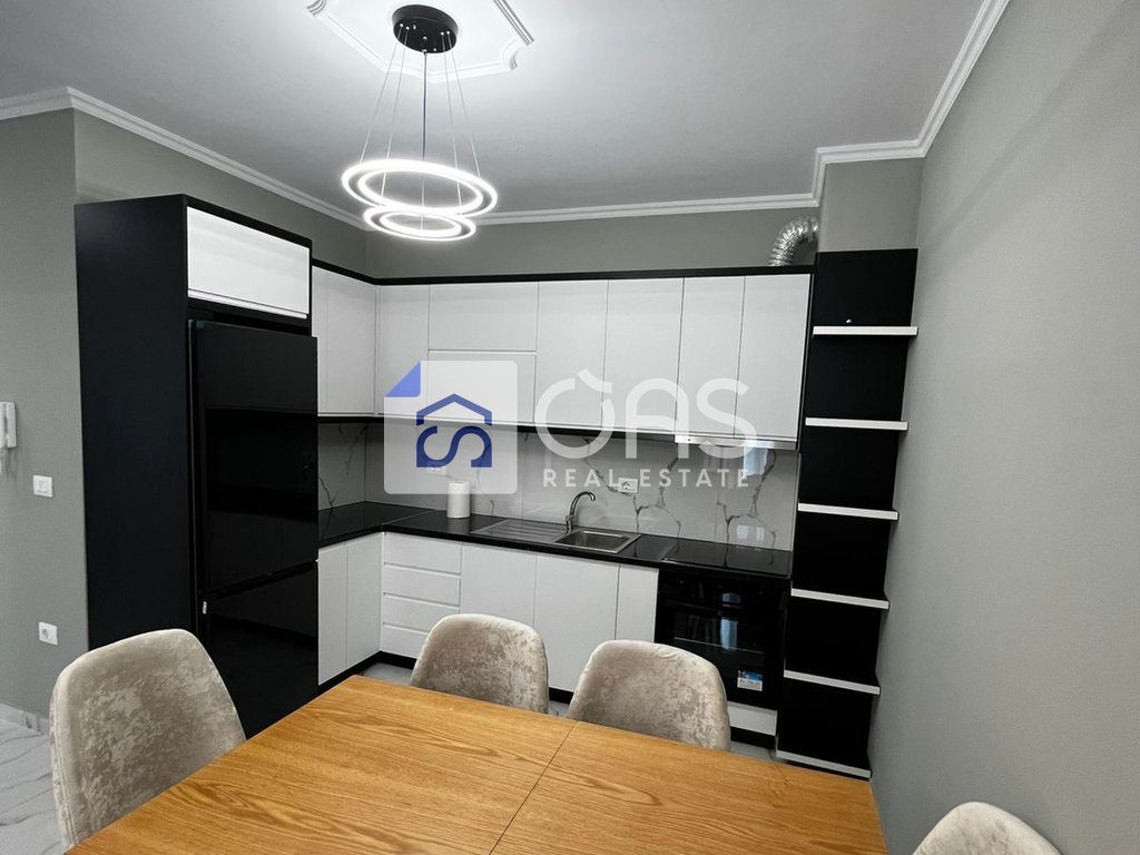 Jepet apartament me qera 1+1 ne Astir