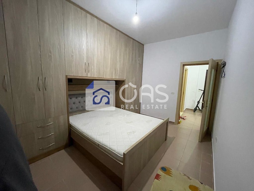 Jepet apartament me qera 1+1 ne Astir