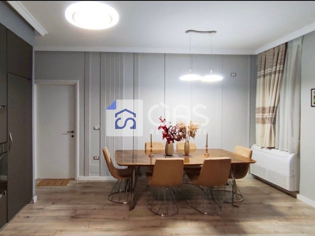 Jepet apartament me qera 2+1 Kopshti Botanik