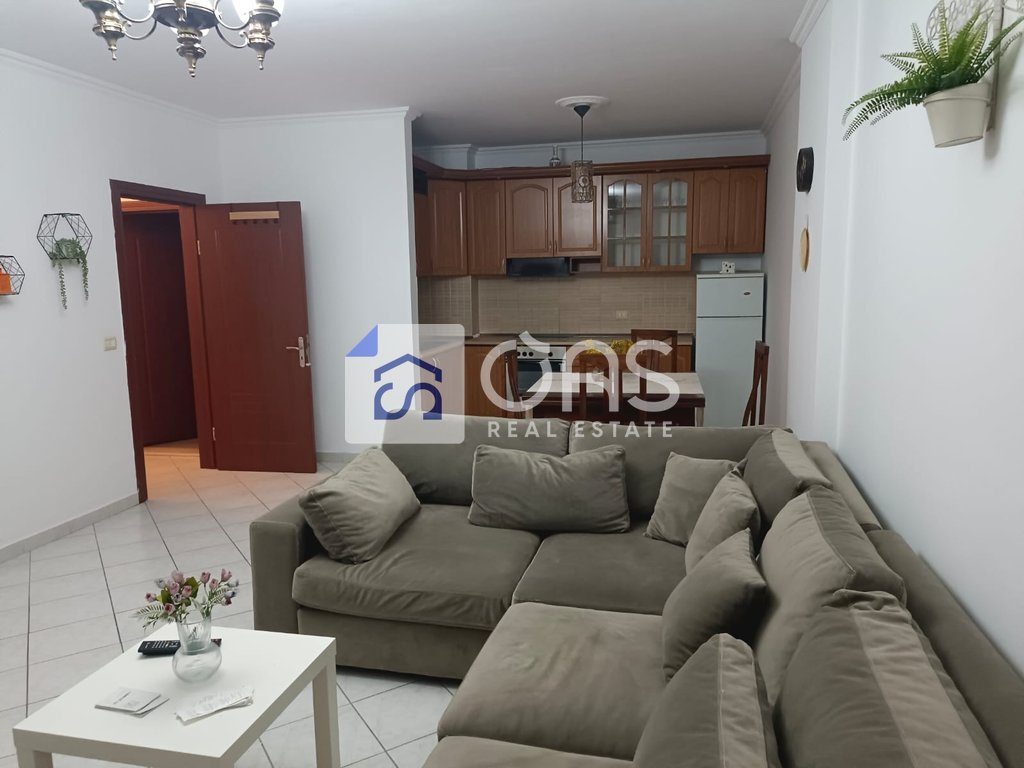 Jepet apartament me qera 1+1 Laprake