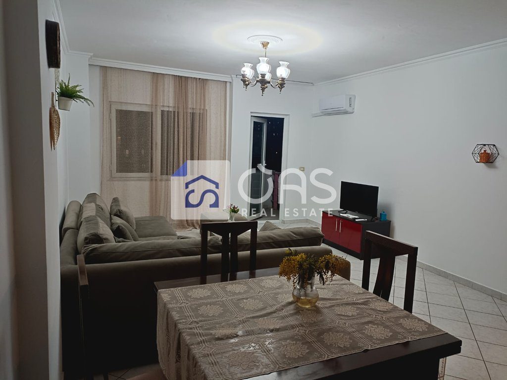 Jepet apartament me qera 1+1 Laprake