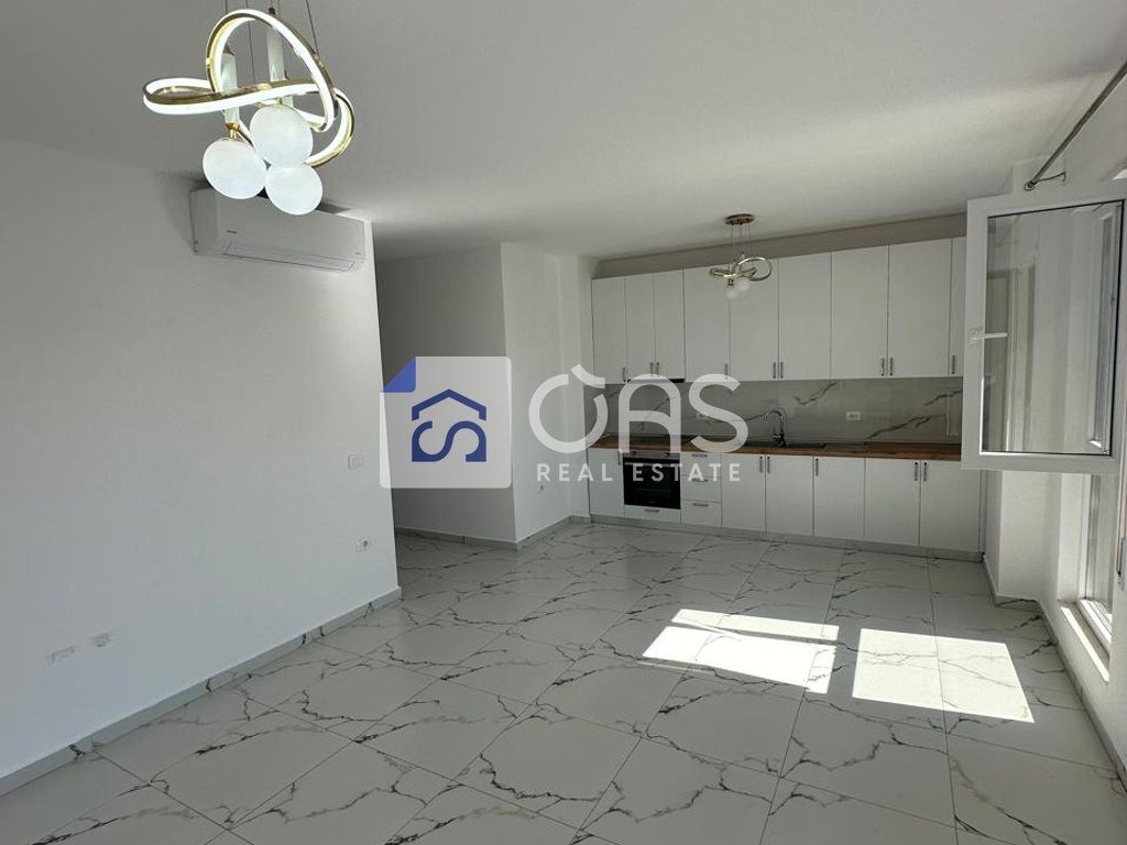 Jepet apartament me qera 2+1 ne fund te rruges Don Bosko.