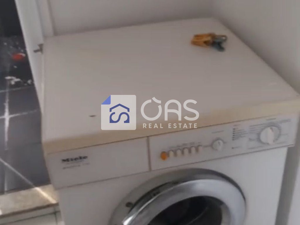 Jepet apartament me qera 1+1 Kombinat
