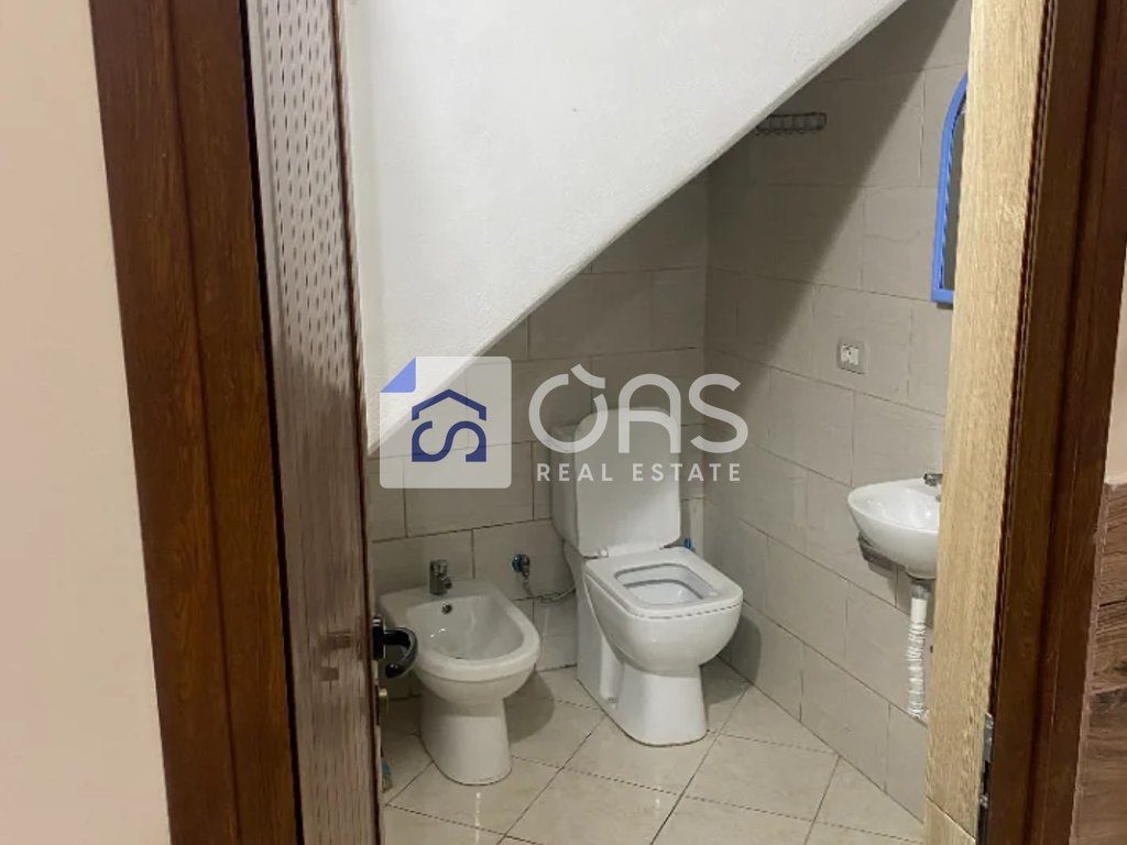 Jepet apartament me qera 1+1 Rruga Dibres