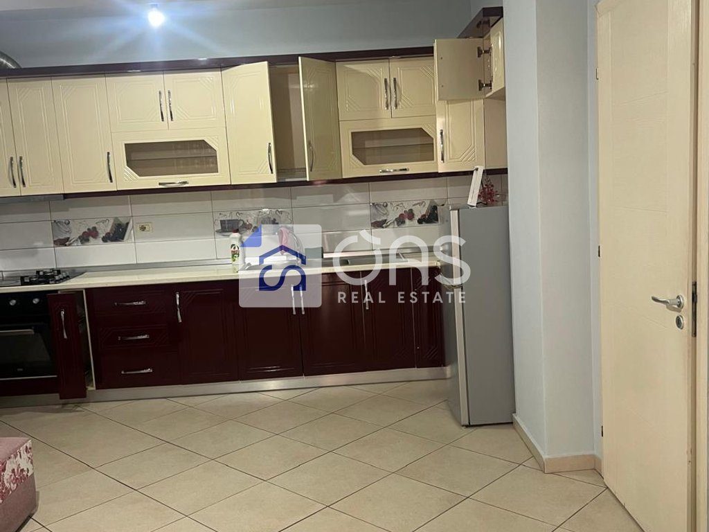 Jepet apartament me qera 1+1 Kthesa E Kamzes