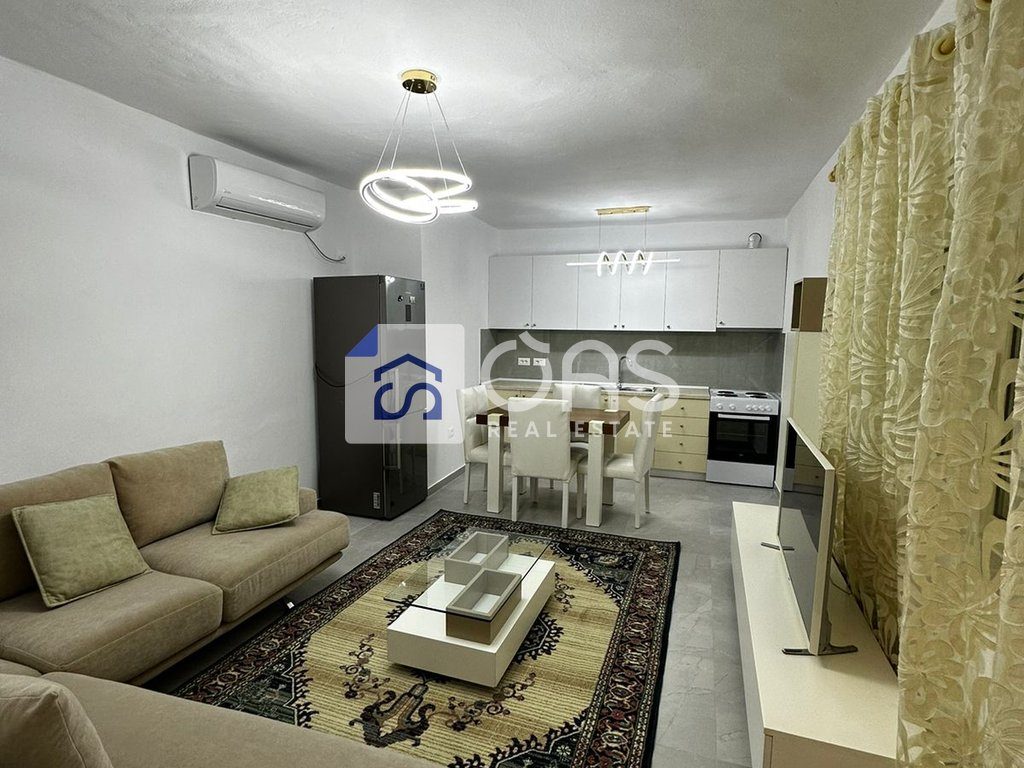 Jepet me qera aprtament duplex 2+1 Stacioni Trenit