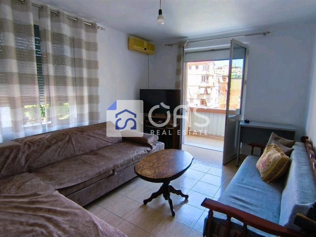 Jepet apartament me qera 1+1 Bllok