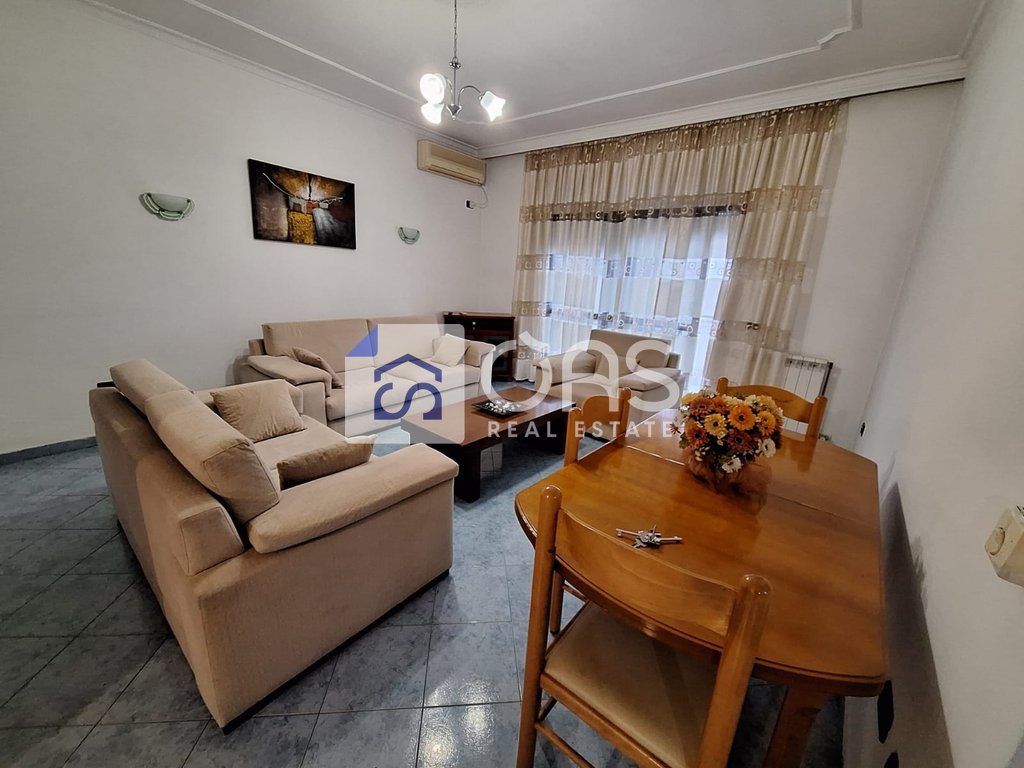 Jepet apartament me qera 2+1 Bulevard I Ri