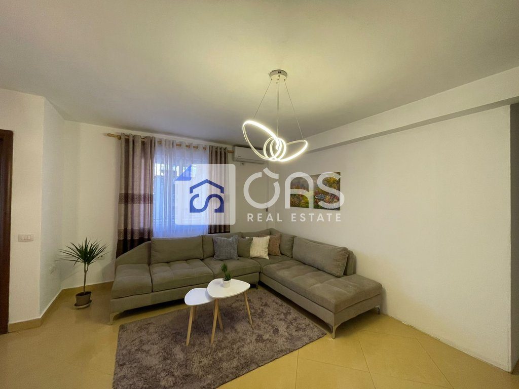 Jepet apartament me qera 2+1 Qender
