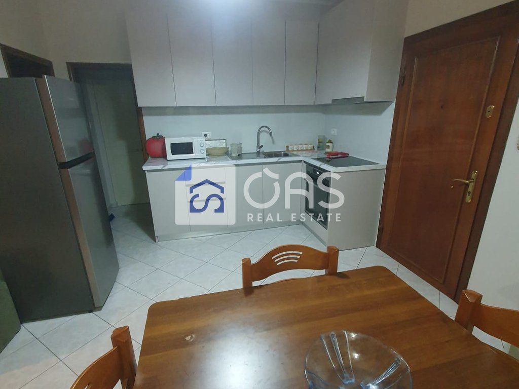 Jepet apartament me qera 3+1 Tregu i Ri Elektrik