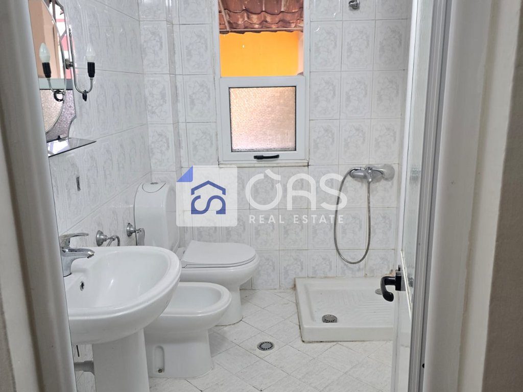 Jepet apartament me qera 1+1 Porcelan