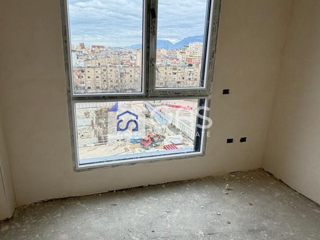 Shitet apartament 3+1+2 ne Ali Demi