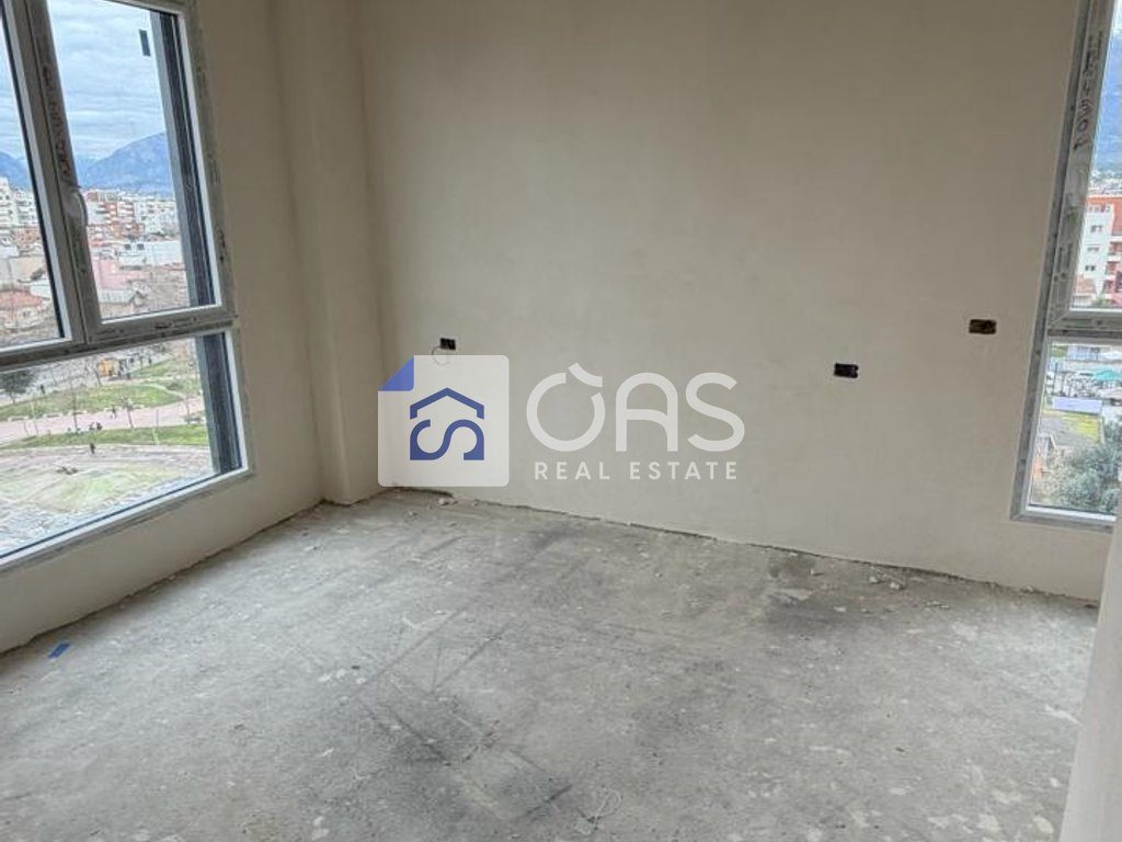 Shitet apartament 3+1+2 ne Ali Demi