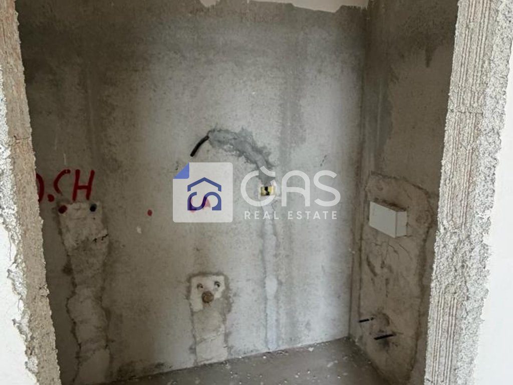 Shitet apartament 1+1 ne Ali Demi