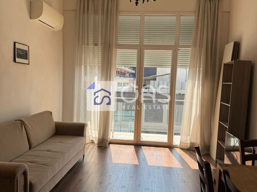 Jepet me qera apartament 2+1 te  Zogu I Zi