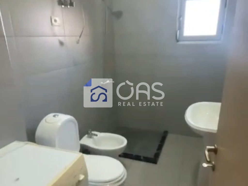 Jepet me qera apartament 1+1 tek Liqeni i Thate