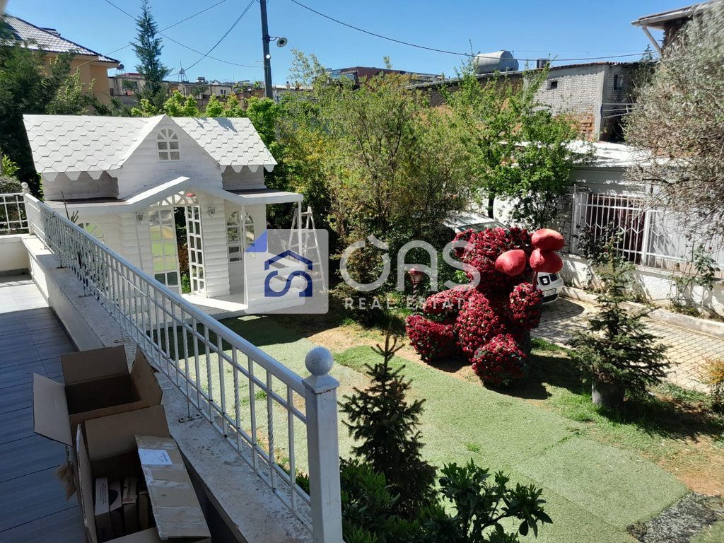 Jepet me qera vile 3 kate per biznes ne Allias. 1.500.000 Leke